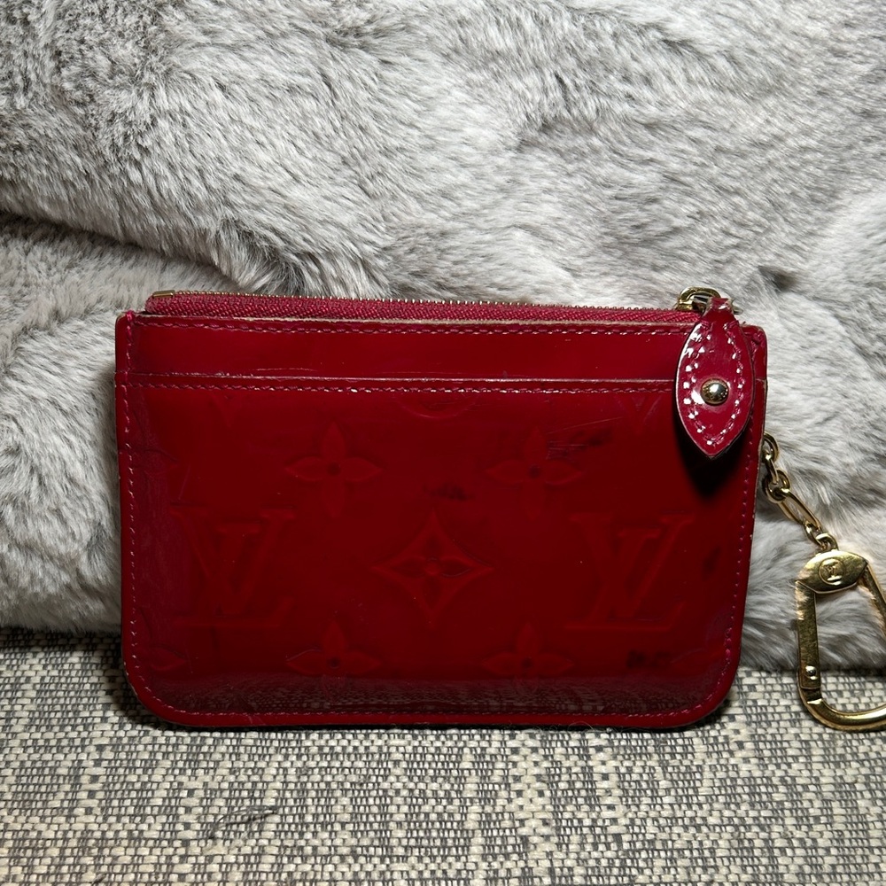 362. Louis Vuitton Monogram Vernis Pochette Cles, Key Holder - Picture 3 of 13